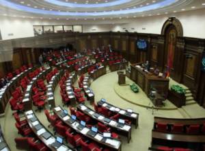 Galust Sahakyan congratulates women parliamentarians on Women's Day