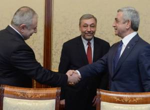Serzh Sargsyan met with the representatives of the Armenian National Movement (HHSh)