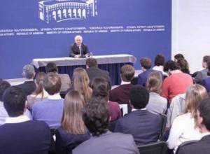 Edward Nalbandian presents the negotiation process towards settlement of the Nagorno-Karabakh conflict