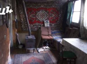 Former pedagogue lives in a dilapidated and damp cabin full of rats