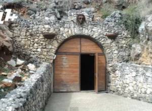 Այստեղ ամուսնությունը գրանցում են նաեւ քարանձավում