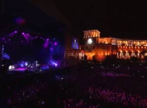 Even rain 'wakens up souls:' Fans greet SOAD in heavy rain
