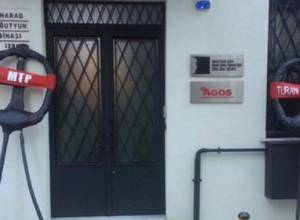 Turkish nationalists threaten Agos Newspaper, place black wreath in front of Agos