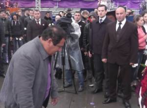 Gagik Tsarukyan visits Genocide memorial at Tsitsernakaberd