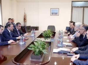 Տարոն Մարգարյանը հանդիպել է LG ընկերության ղեկավարության հետ