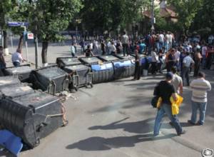 Police give protesters until 12.30 to unblock Baghramyan Avenue