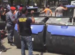 Police remove dumpsters from Baghramyan Avenue