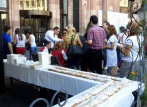 94-метровый штрудель в Ереване (фотографии)