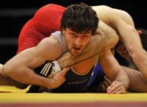Wrestler David Safaryan loses to his Azerbaijan rival