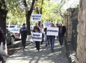 Serzh Sargsyan receives letter from lifers