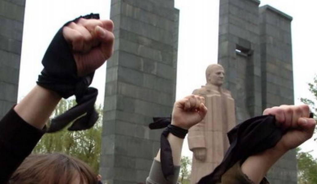 b600a9084f22e660ec26a6908db380a8