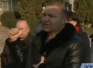 Representative of Yes gives an example of Singapore