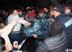 Founding Parliament member Gevorg Safaryan taken to police station