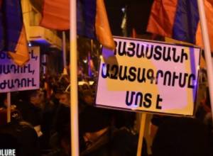 Round-the clock sit-in continues at Liberty Square in Yerevan