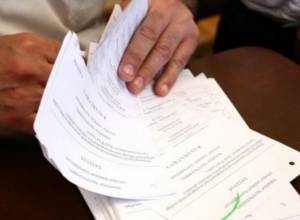 Person, who has been abroad for a year, “participated in” referendum