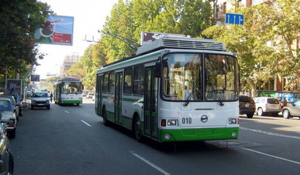trolleybus