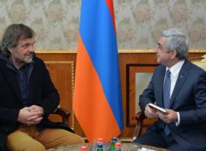 Серж Саргсян сегодня принял всемирно известного сербского музыканта Эмира Кустурицу