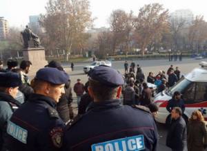 Tense situation at Liberty Square: One person was taken to hospital