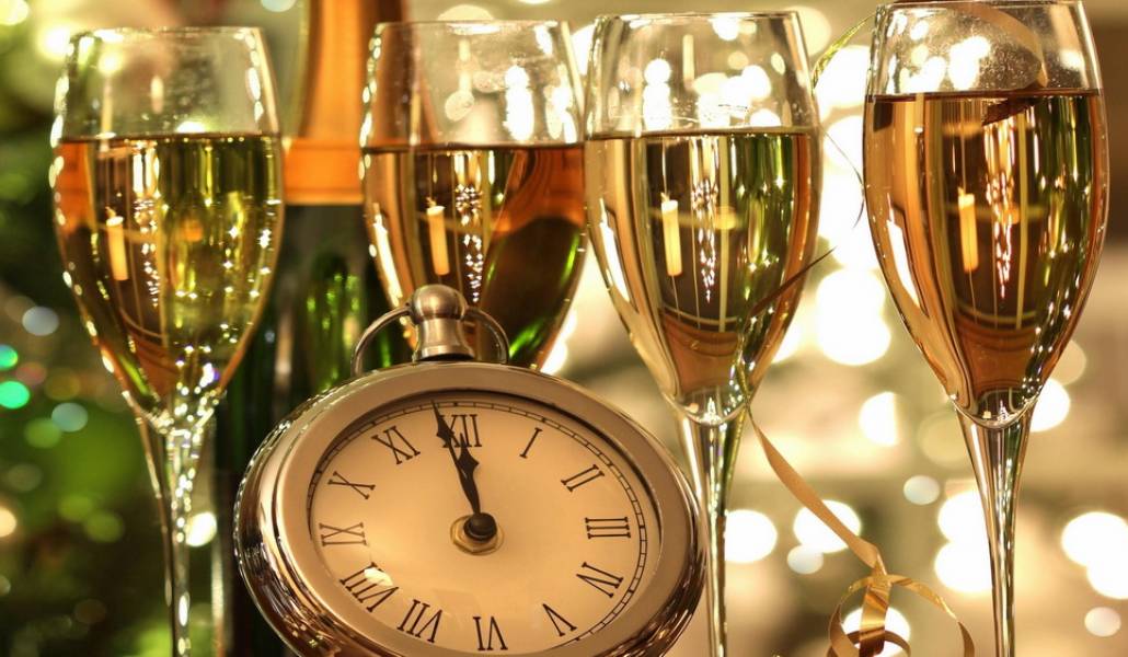 new_year_christmas_glasses_champagne_clock_foretaste_mood_35854_2600x2280