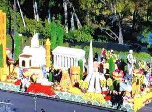 Армения-Мать в США превратилась в розу: видеоматериал