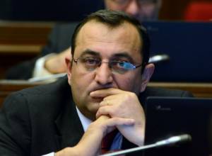 Artsvik Minasyan: MPs quiting their factions will only create a background