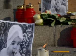 Nurse found little Seryozha under the blanket and took him to hospital