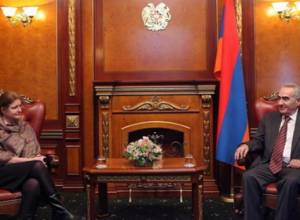 Galust Sahakyan discusses PACE anti-Armenian resolutions with Ambassador