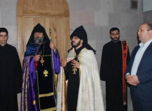 Օծվեցին դատապարտյալի ձեռքով պատրաստված սրբապատկերները