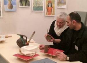 Դատապարտյալները ներկում են, թրծում, կրթվում