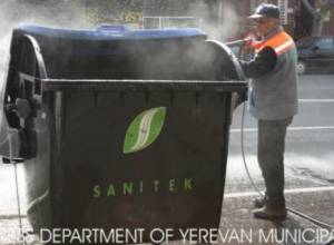 «Սանիթեքը» լվանում է աղբամանները