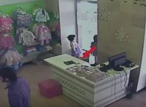 Обокрали ереванские магазины