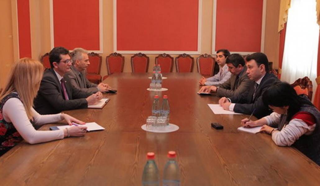 28631890-35f7-4b1e-983a-f3fd008c3609