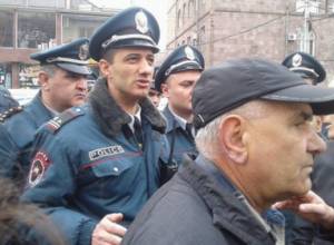 Safaryan Case: New Armenia supporters throw eggs at court building