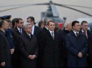 Показательные полеты истребителей в аэропорте “Эребуни”