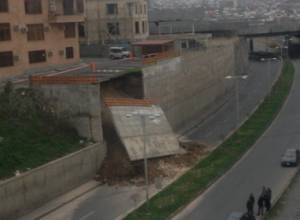 Քաղաքապետարանը փլուզման համար մեղադրում է մասնավոր ընկերությանը