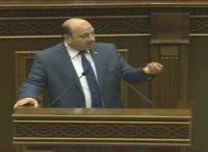 Lawmaker suggests changing red lines into green