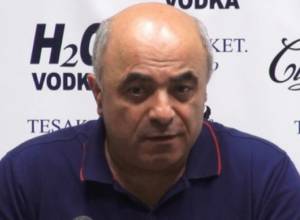 Azerbaijan is trying to change situation on diplomatic front - says political analyst