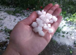 Следы града в Аване/ фотографии