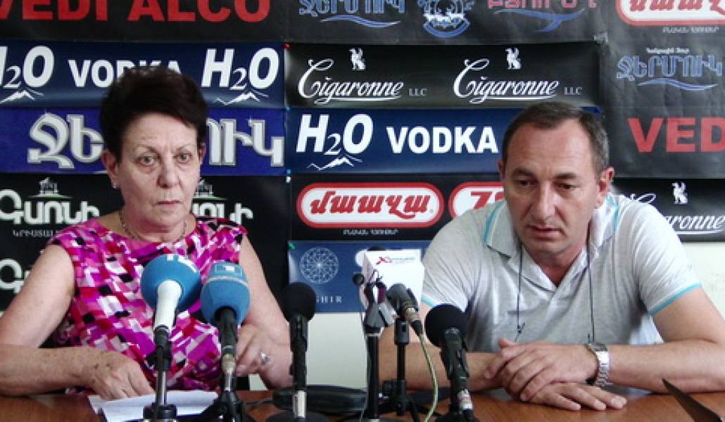 Baxshyan-Armani-papa-nkar