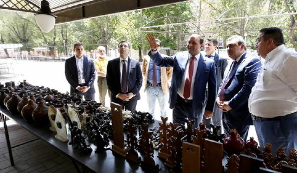 f81ceb32-9659-44a1-802c-e03779bb94e7