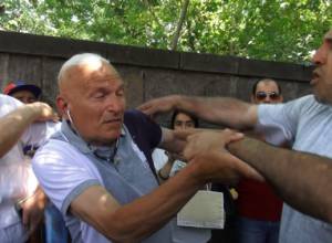 Police detain man who threw bottle at Hrant Bagratyan