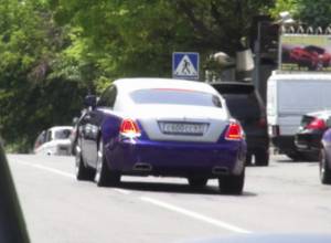 Samvel Aleksanyan’s Rolls Royce has Russian license plate numbers