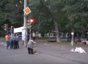 Live: Yerevan gunmen welcome march participants by firing into the air