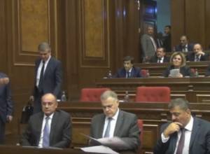 Karen Karapetyan shown his seat in parliament