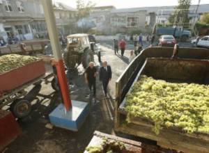 Полицейские не позволили агавнадзорцам перекрыть межгосударственную дорогу
