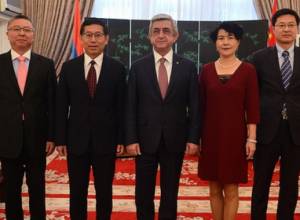 Serzh sargsyan visits the Embassy of China in Yerevan