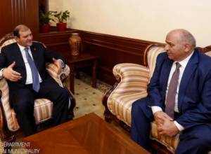 Встретились мэры Еревана и Степанакерта