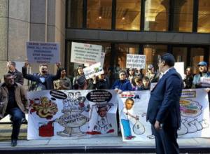 Serzh Sargsyan welcomed in New York with posters