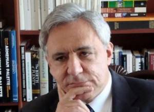 Kerkorian left USD 2 billion to Armenia: V. Oskanian