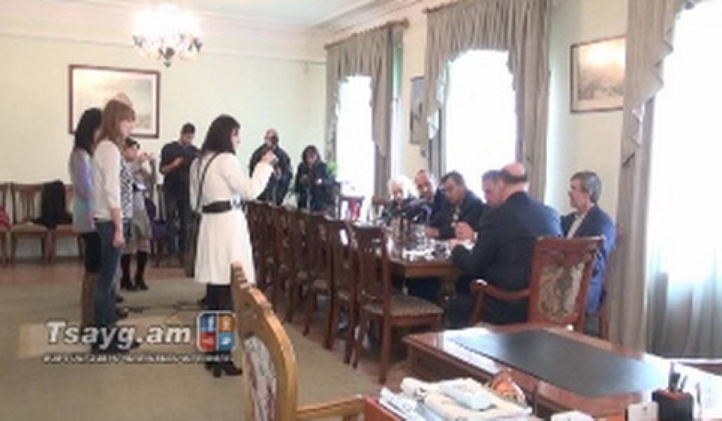 1477489536_kusakcutyunner